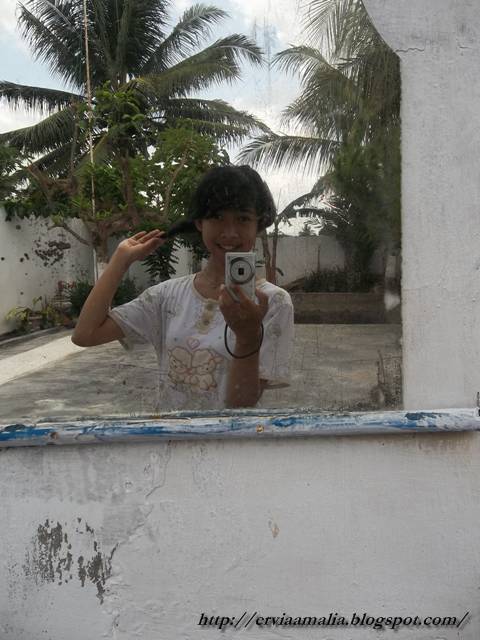 Berhubung Aqiel udah teriak-teriak minta bal-balan (main bola