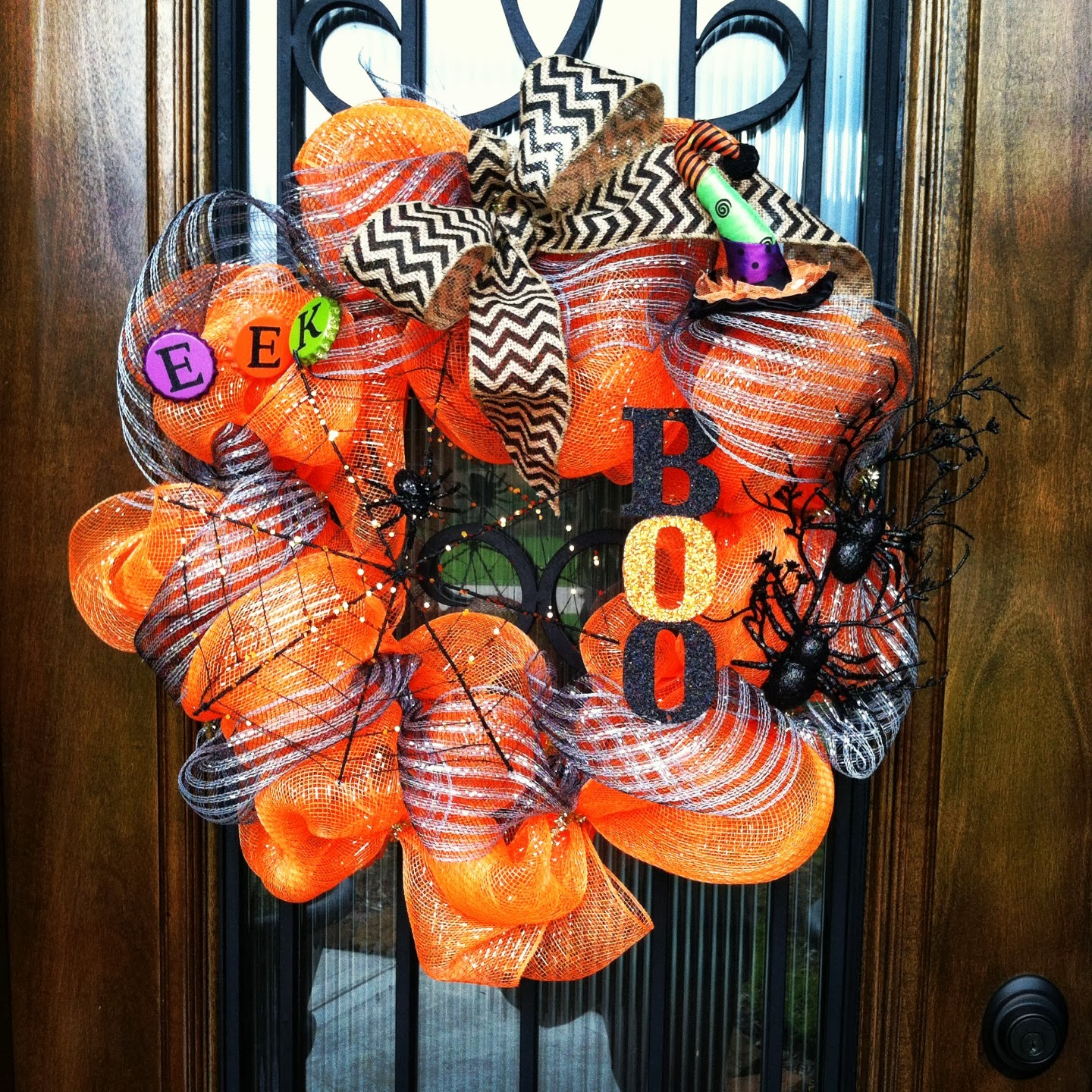 DIY: Deco Mesh Halloween Wreath