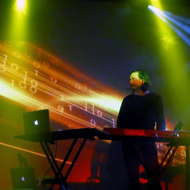 Robert Waters : Jerome Froese live @ Electronic Circus 2014 / photo S. Mazars Robert Waters : Jerome Froese live @ Electronic Circus 2014 / photo S. Mazars
