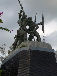 Balikpapan: Tempat Uang dan Membuang Uang monumen-monpera-balikpapan
