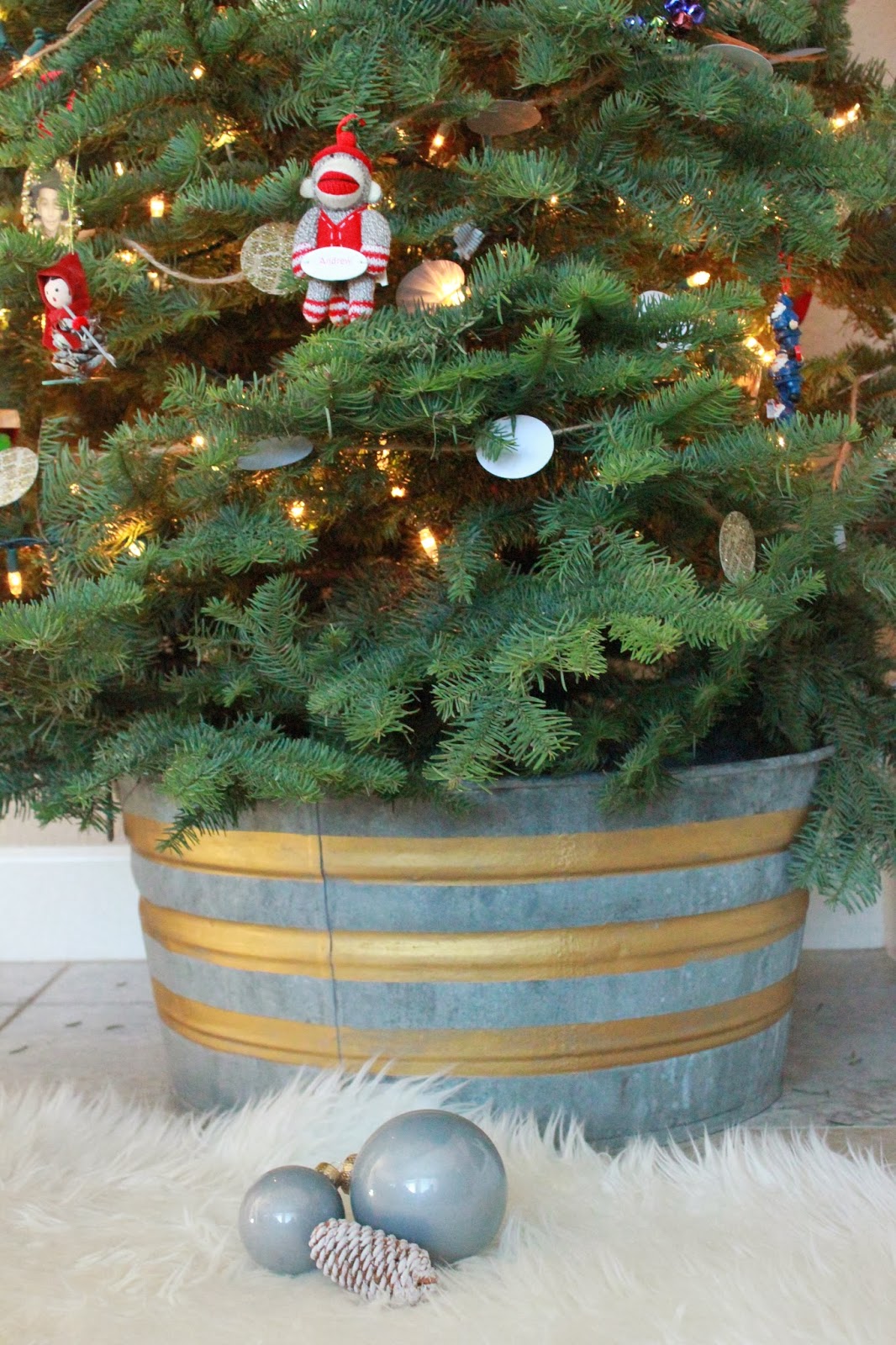 HOUSE OF FOUR Our Christmas Decor {Industrial Chic}