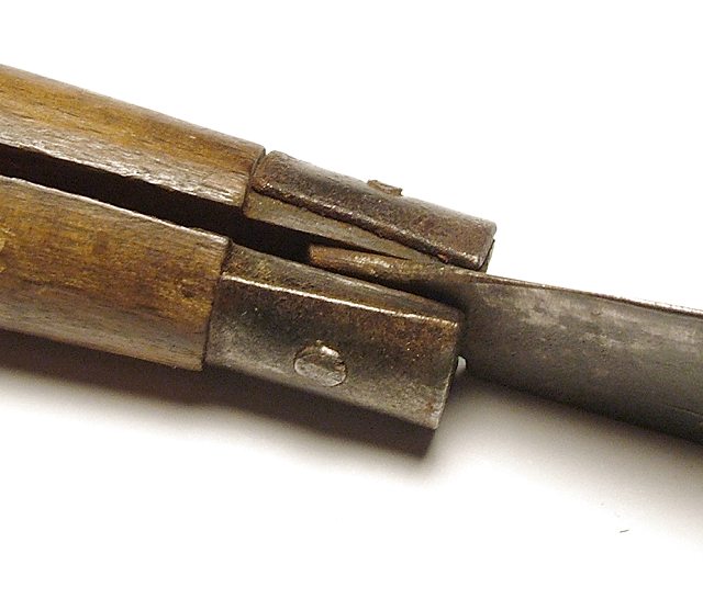 A Woodsrunner's Diary More on Clasp Knives.