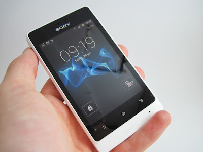 Sony Xperia Go Review and Specs