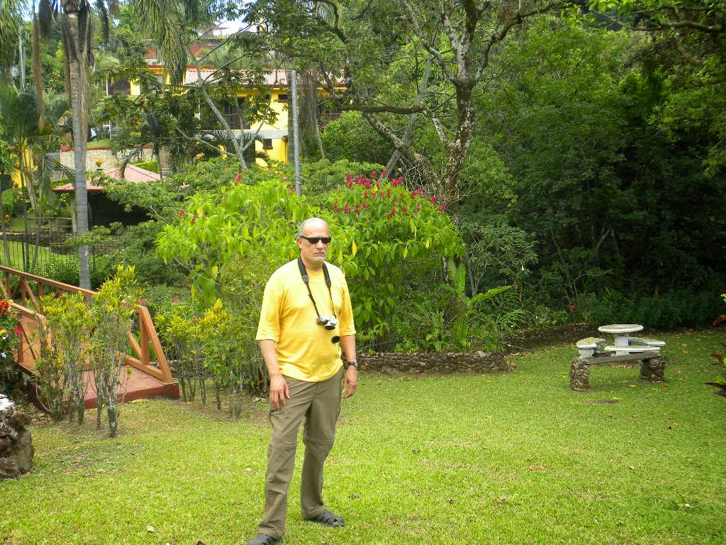 The Aspiring Expats La Terraza B&B Grecia Costa Rica Black in