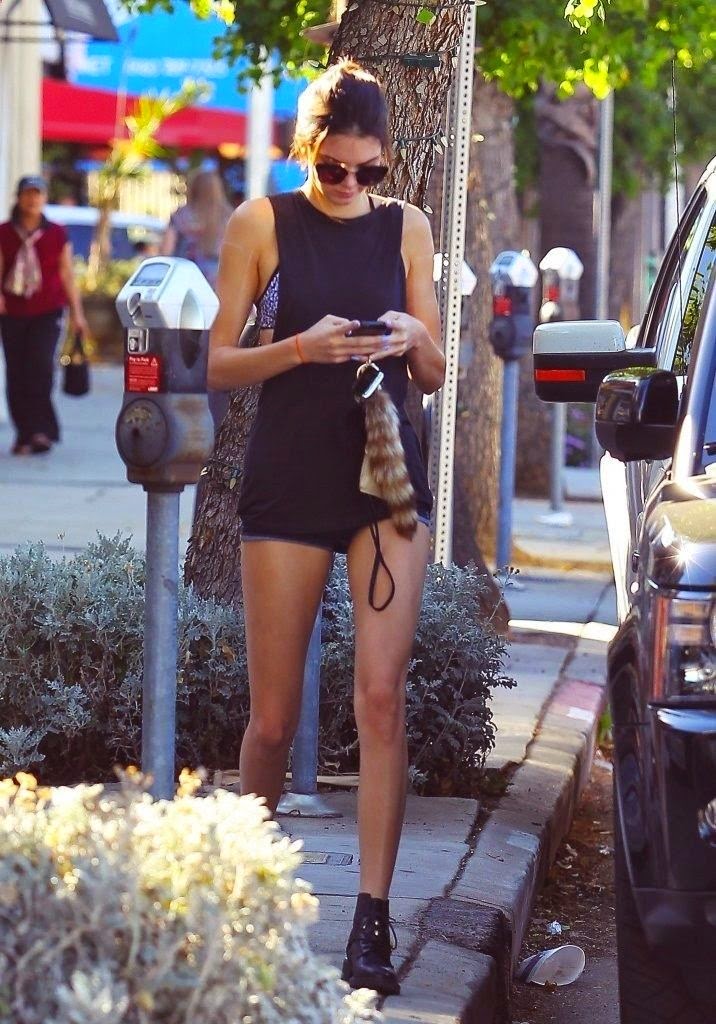 การแต่งตัวผู้หญิงเก๋ๆ แฟชั่นไอคอน Kendall Jenner style เคนดัล เจนเนอร์ การแต่งตัวผู้หญิงเก๋ๆ แฟชั่นไอคอน Kendall Jenner style เคนดัล เจนเนอร์