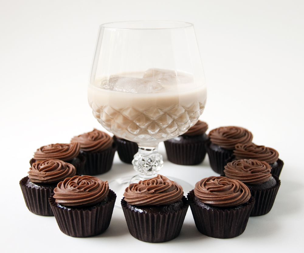Cupcakes de chocolate con Baileys | Catcakes - Repostería ...