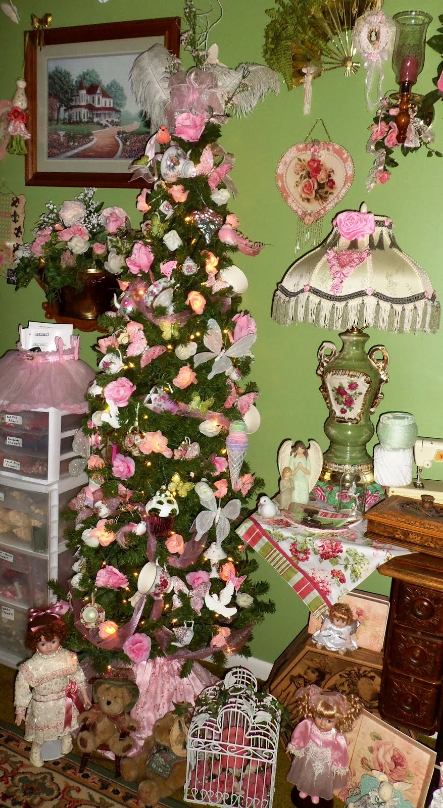 A DEBBIEDABBLE CHRISTMAS Christmas in July Celebration Features and