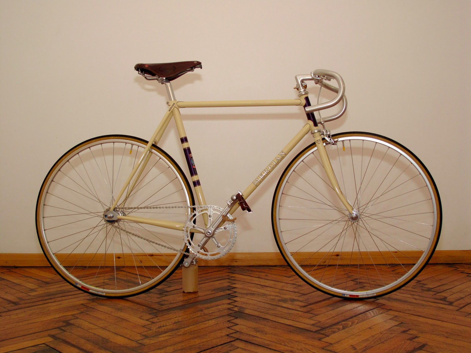 King Of Mercia Cream And Royal Blue Enamel 19 28 Color Schemes Blue Color