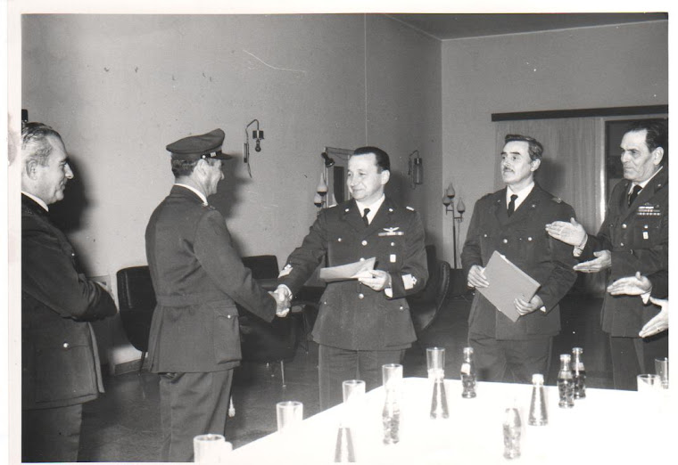 Carlo Narratone alla festa di congedo di un collega il 5 novembre 1971