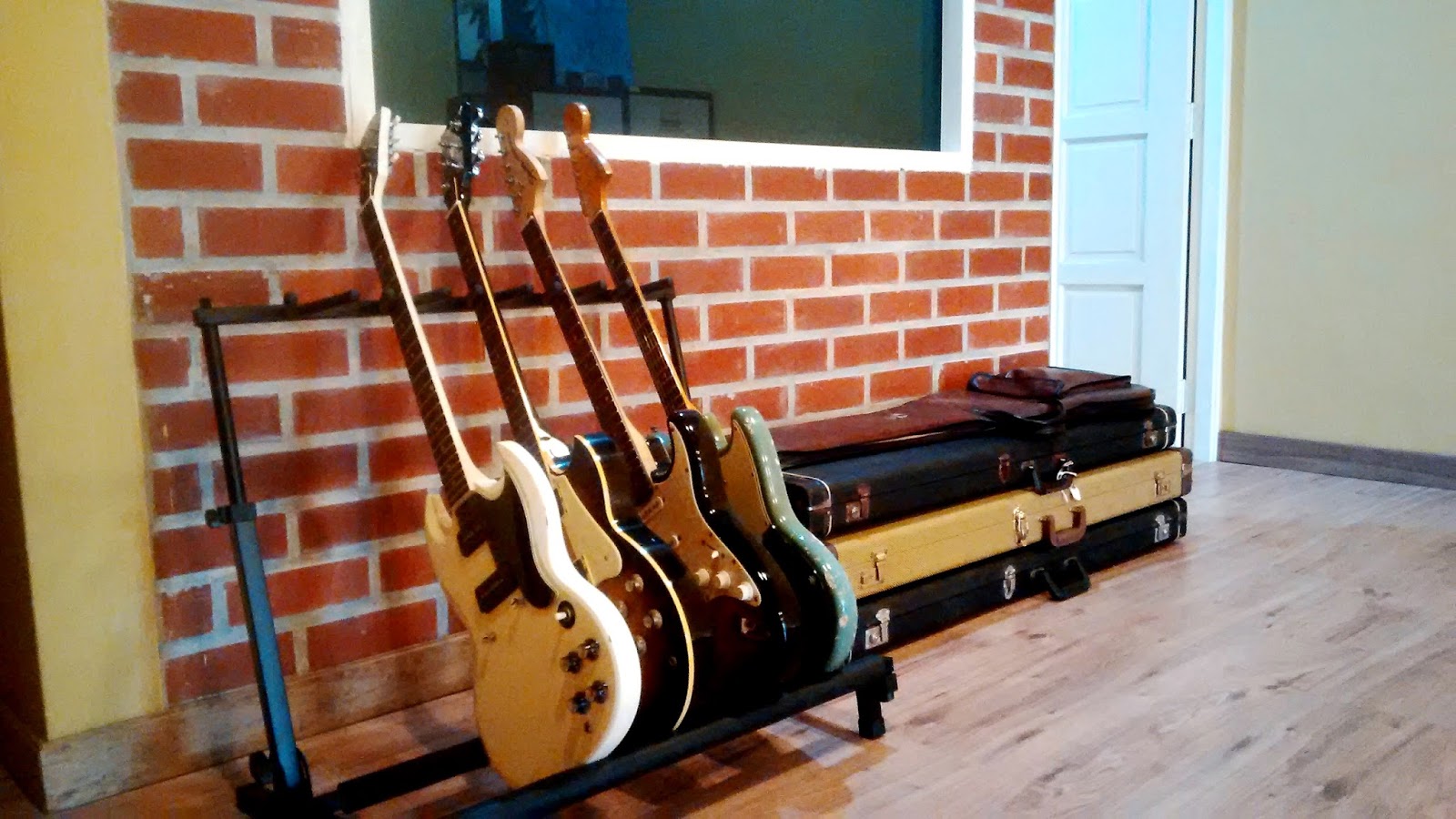MUSBASS Guitars & Bass Showroom, Saujana Utama, Sg Buloh. www.khirkhalid.com