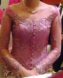 Model Kebaya Modern Wanita Gemuk 2015 Model Kebaya Modern Wanita Gemuk 2015