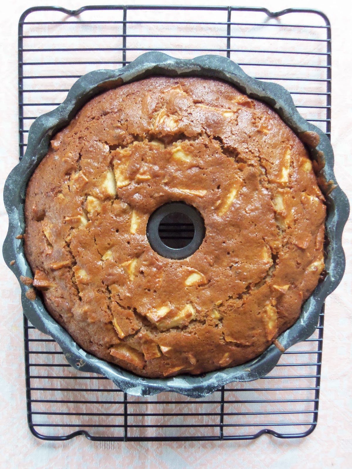 SIMPLY ROMANESCO SPICED APPLE WALNUT CAKE