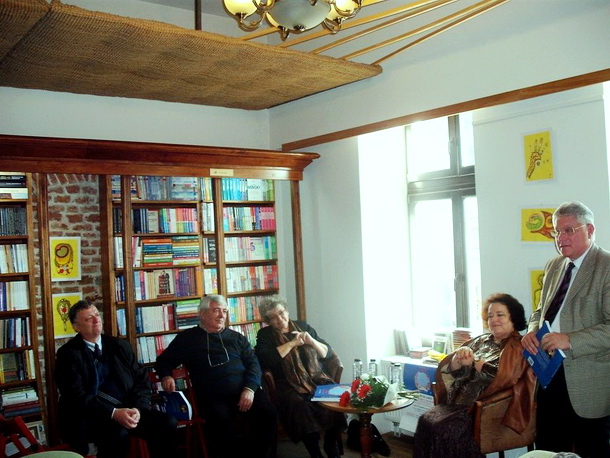 Cluj-Napoca, 27 octombrie 2015, Librăria „Book Corner”, lansare de carte