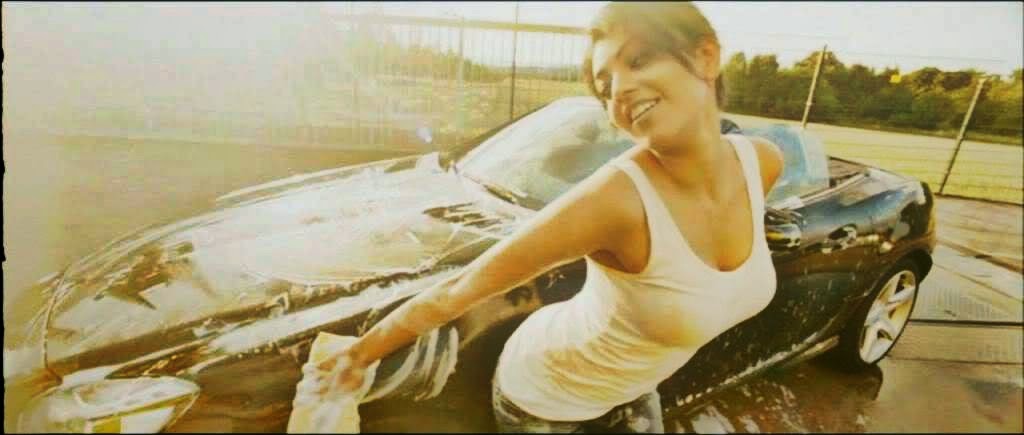 Kajal Agarwal Sexy Deep Exposure Kajal Agarwal Sexy Deep Exposure