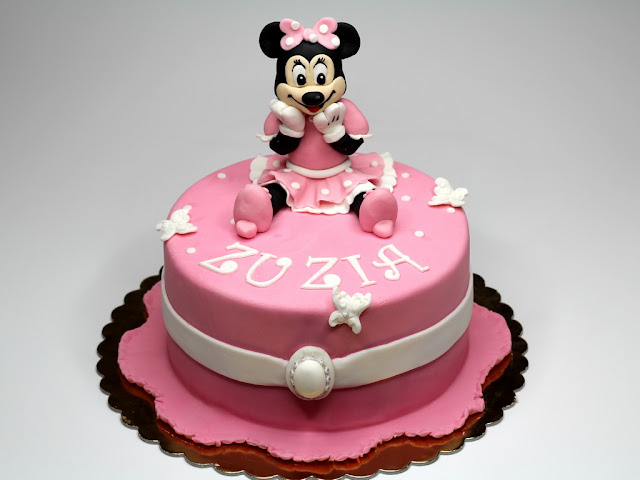 Minnie Mouse Cake, London