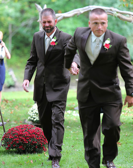 Father Of This Lovely Bride Stopped The Wedding To Invite Stepdad To Walk Down The Aisle With Them! Father Of This Lovely Bride Stopped The Wedding To Invite Stepdad To Walk Down The Aisle With Them!