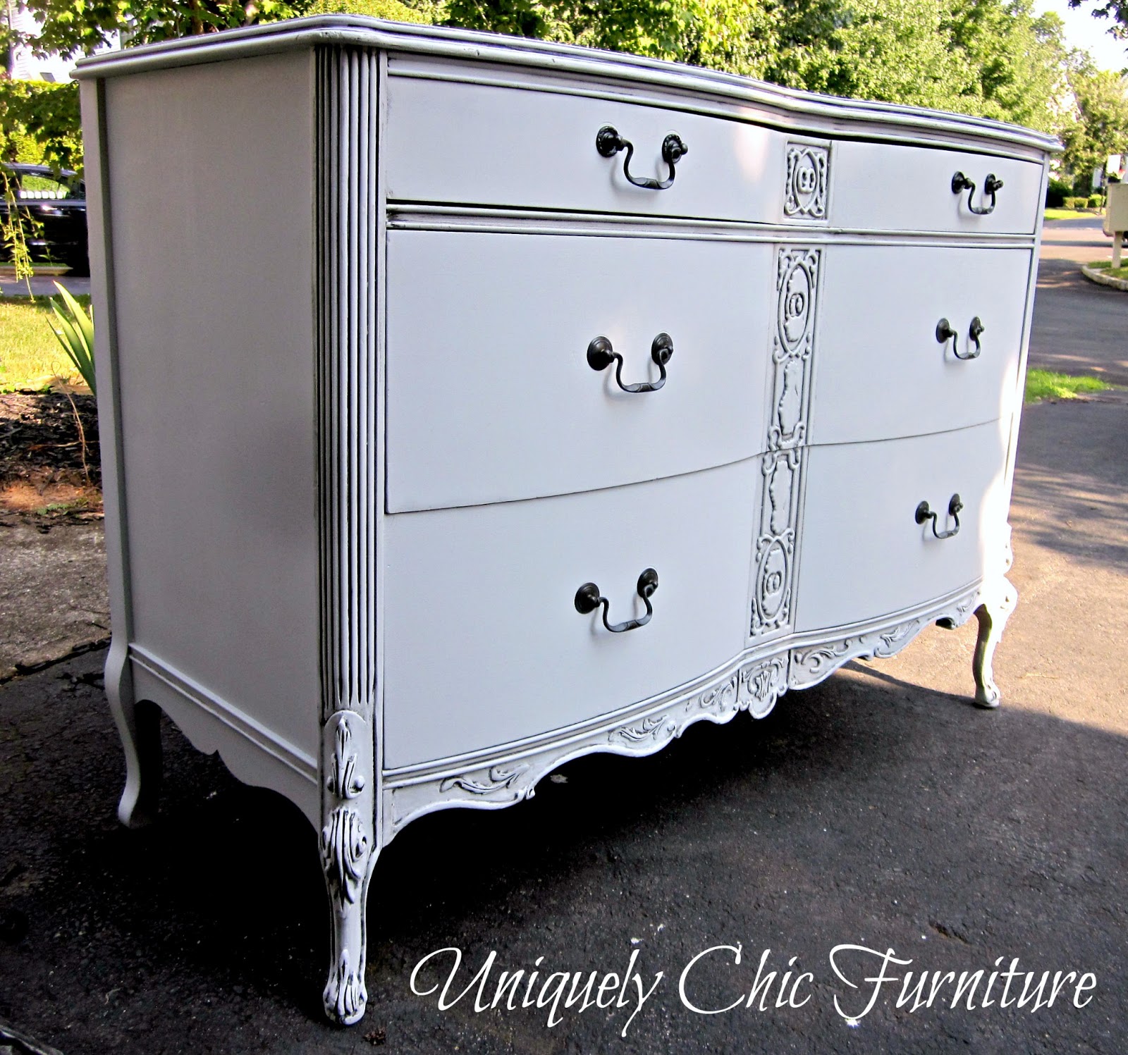 Uniquely Chic Furniture Glazing VS Dark Waxing