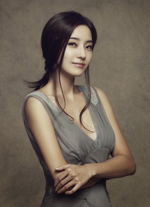 Han Chae Young Cute Profile. 