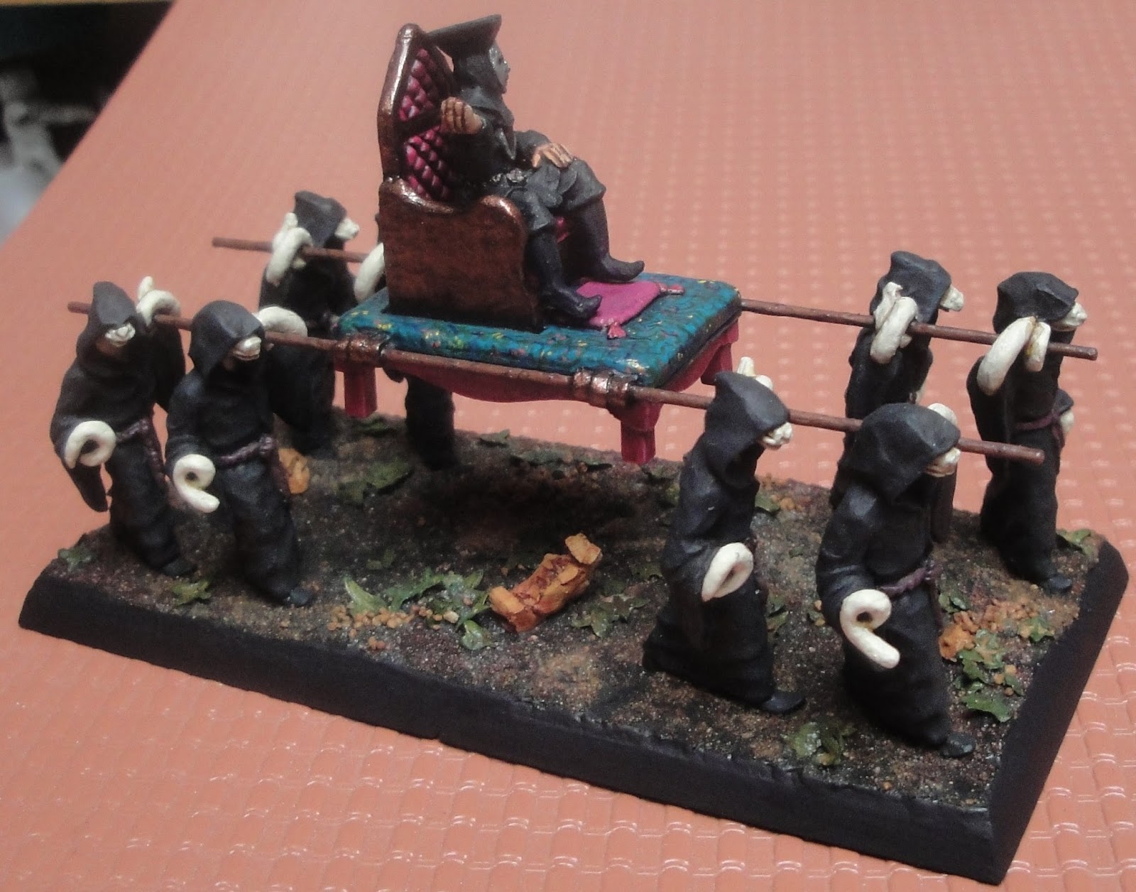 Une figurine Ral Partha de la gamme Tekumel