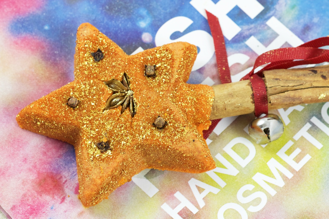 Review Lush The Magic of Christmas Bubble Bar Ramblings of a Beauty Bird