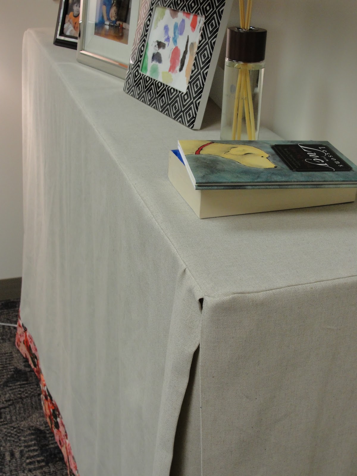 one half world How to sew a table skirt