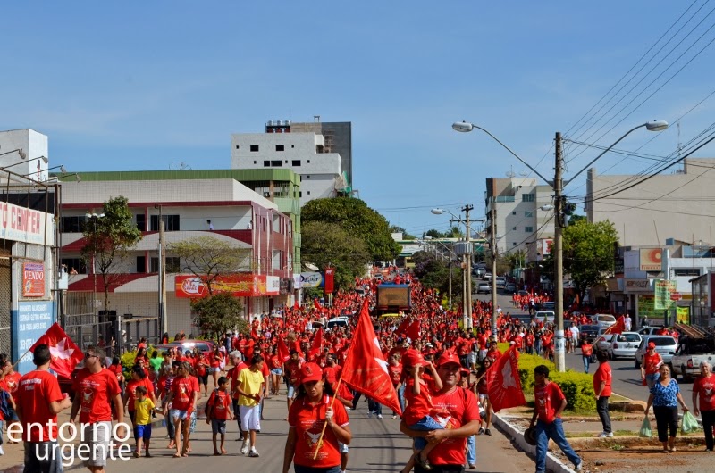 Giro da Festa do Divino Espírito Santo passa pela Avenida Brasília