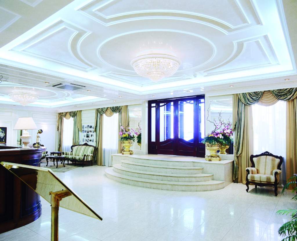 http://4.bp.blogspot.com/-D_MCYImujm0/TyAD5aWKEPI/AAAAAAAAD9w/NF8Vex0Ih-E/s1600/Beautiful-Luxury-Looking-Living-Room-High-Quality-Wallpapers.jpg