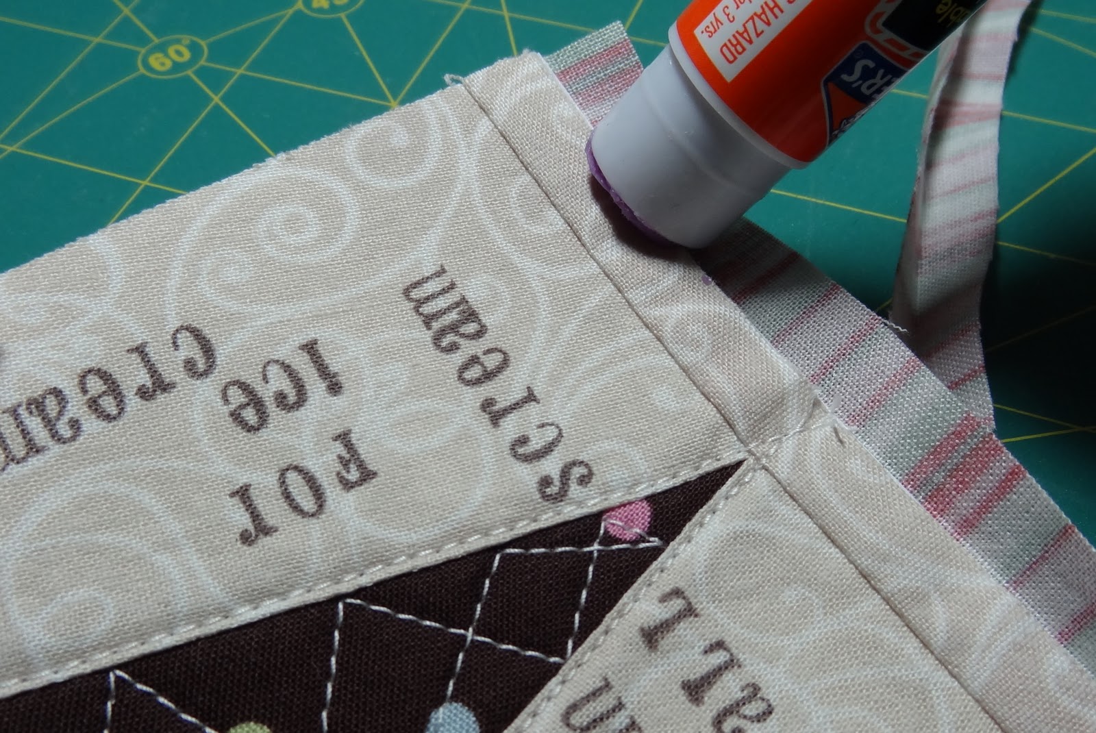 freezeframe Fabric Postcard and Binding Tutorial