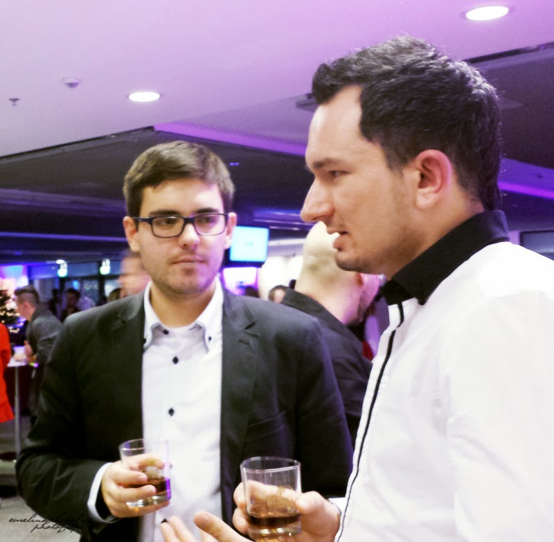 Blogiery ;) Blogowigilia 2014, Warszawa, Stadion Narodowy, Wojciech Wawrzak, Artur Smolicki, blogerzy, mężczyzna, facet, faceci rozmawiaja