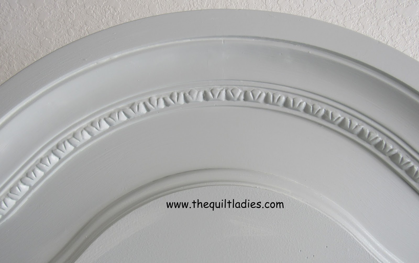 The Quilt Ladies Painting a headboard, Black to Gray