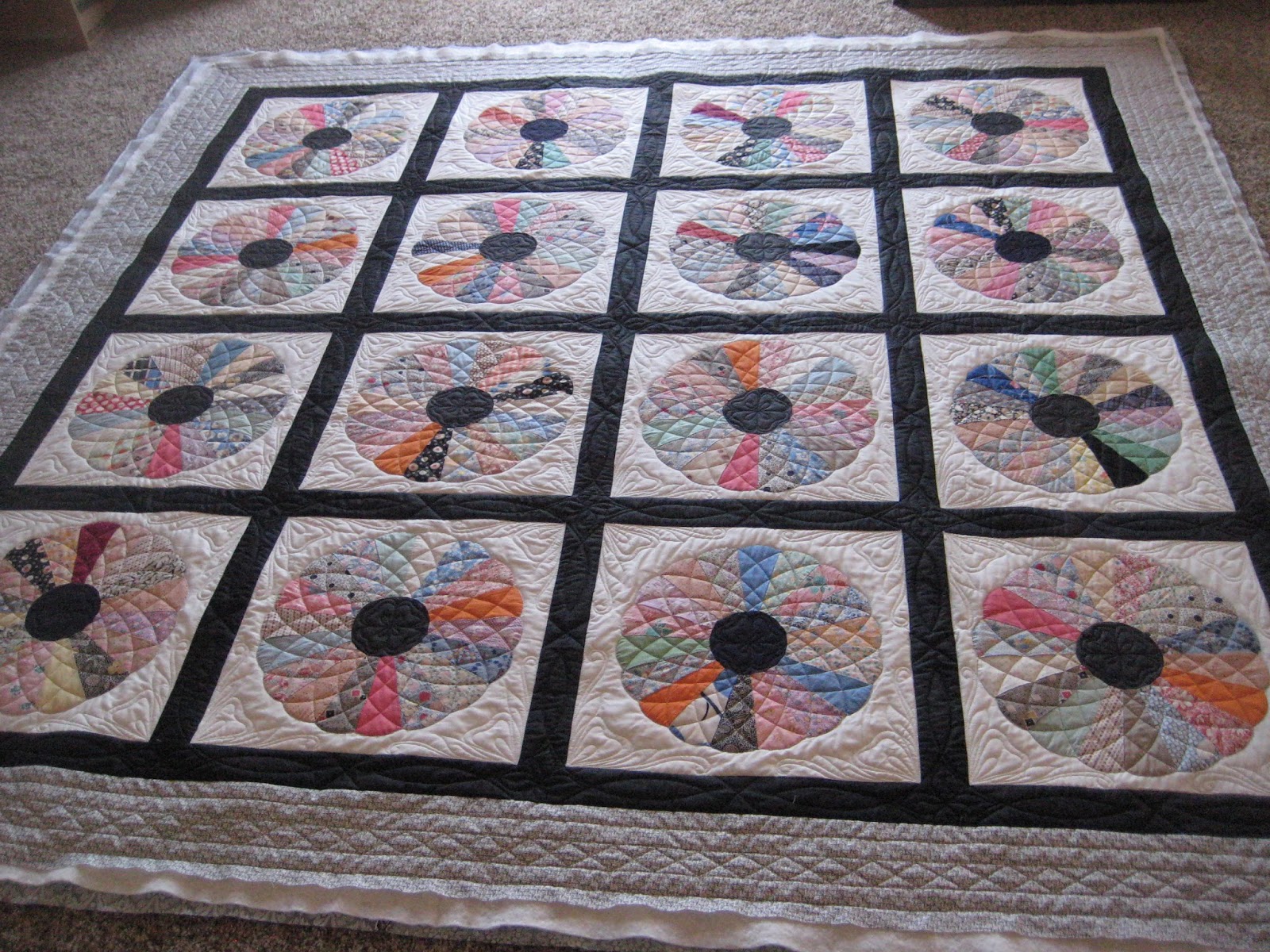 Miriam's Quilts Dresden Plate Quilt