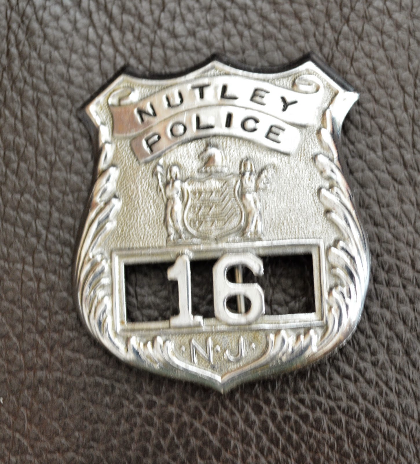BADGE COLLECTOR MUNICIPAL COLLECTION NEW ADDITION NUTLEY