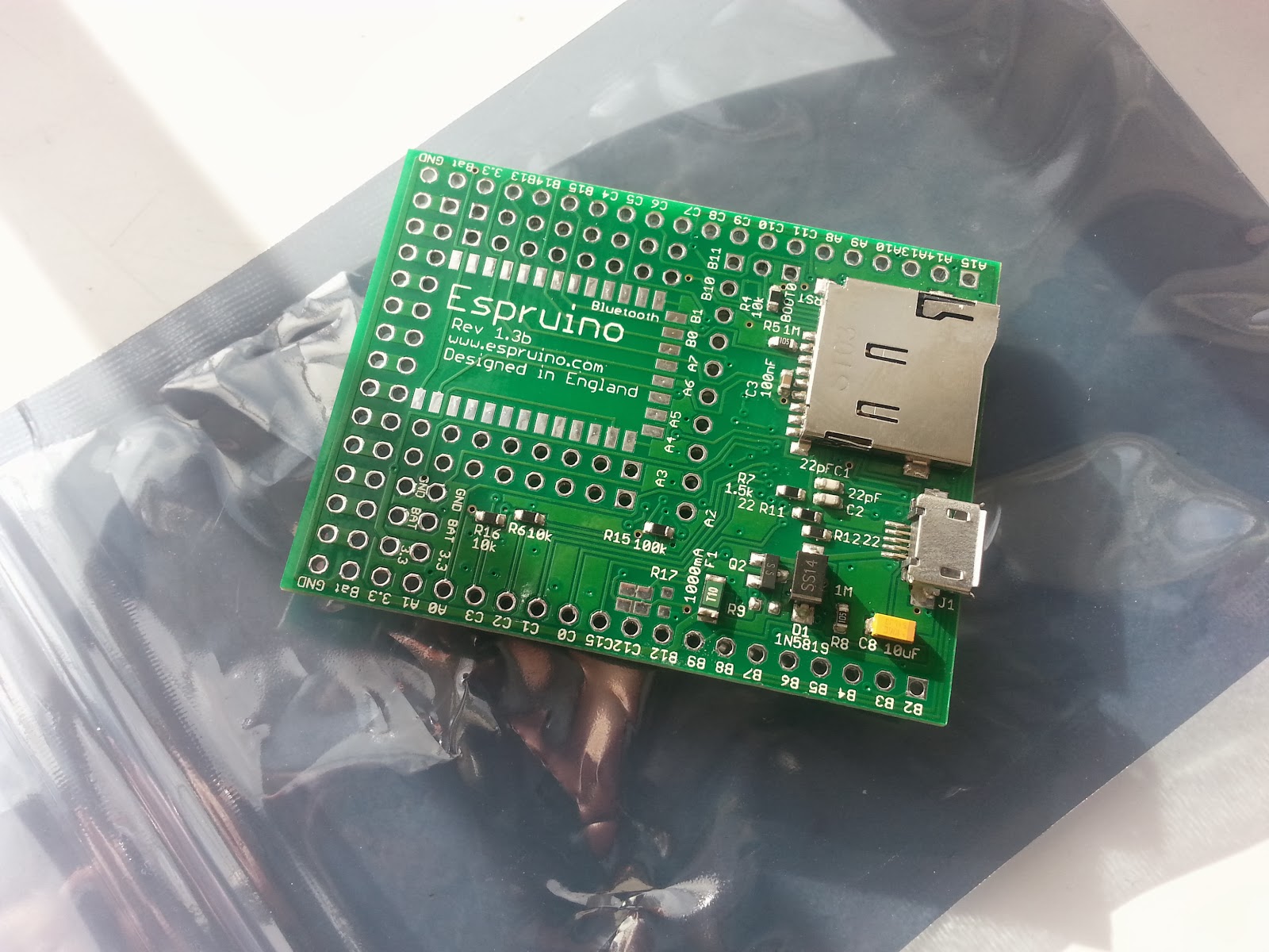 Nerd Club Espruino javascript on a microcontroller?