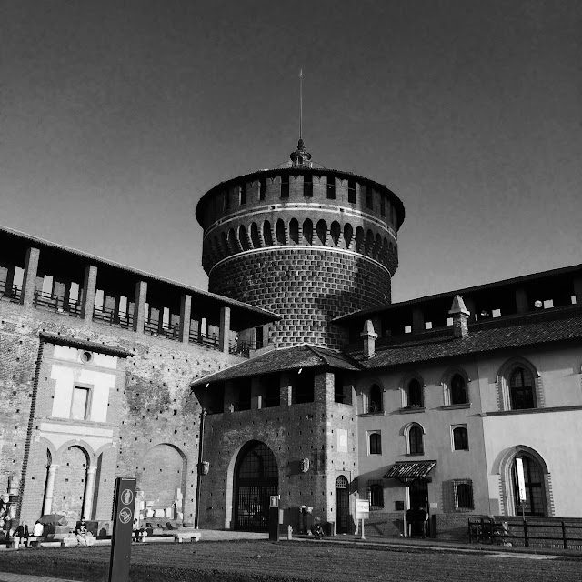 Castello Sforzesco Milano Black & White http://elisiroflife.blogspot.com
