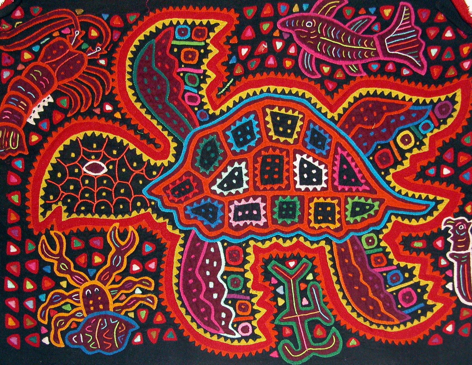 Crossroads Trade: Buying molas on the islands
