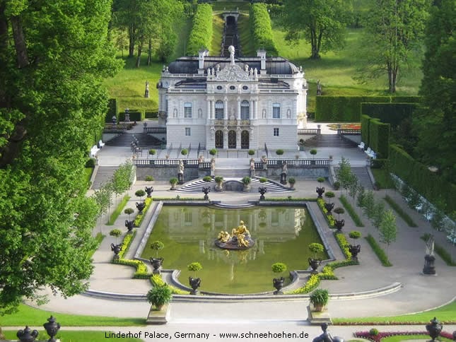 PALÁCIO LINDERHOF - OBERAMMERGAU, BAVIERA, ALEMANHA PALÁCIO LINDERHOF - OBERAMMERGAU, BAVIERA, ALEMANHA
