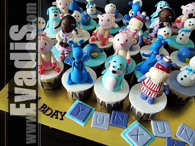 Doc McStuffins cupcakes in another full view angle