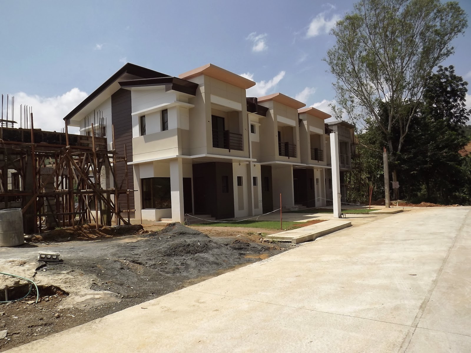Philippines Best Realty The COURTYARD at Sun Valley Estates
