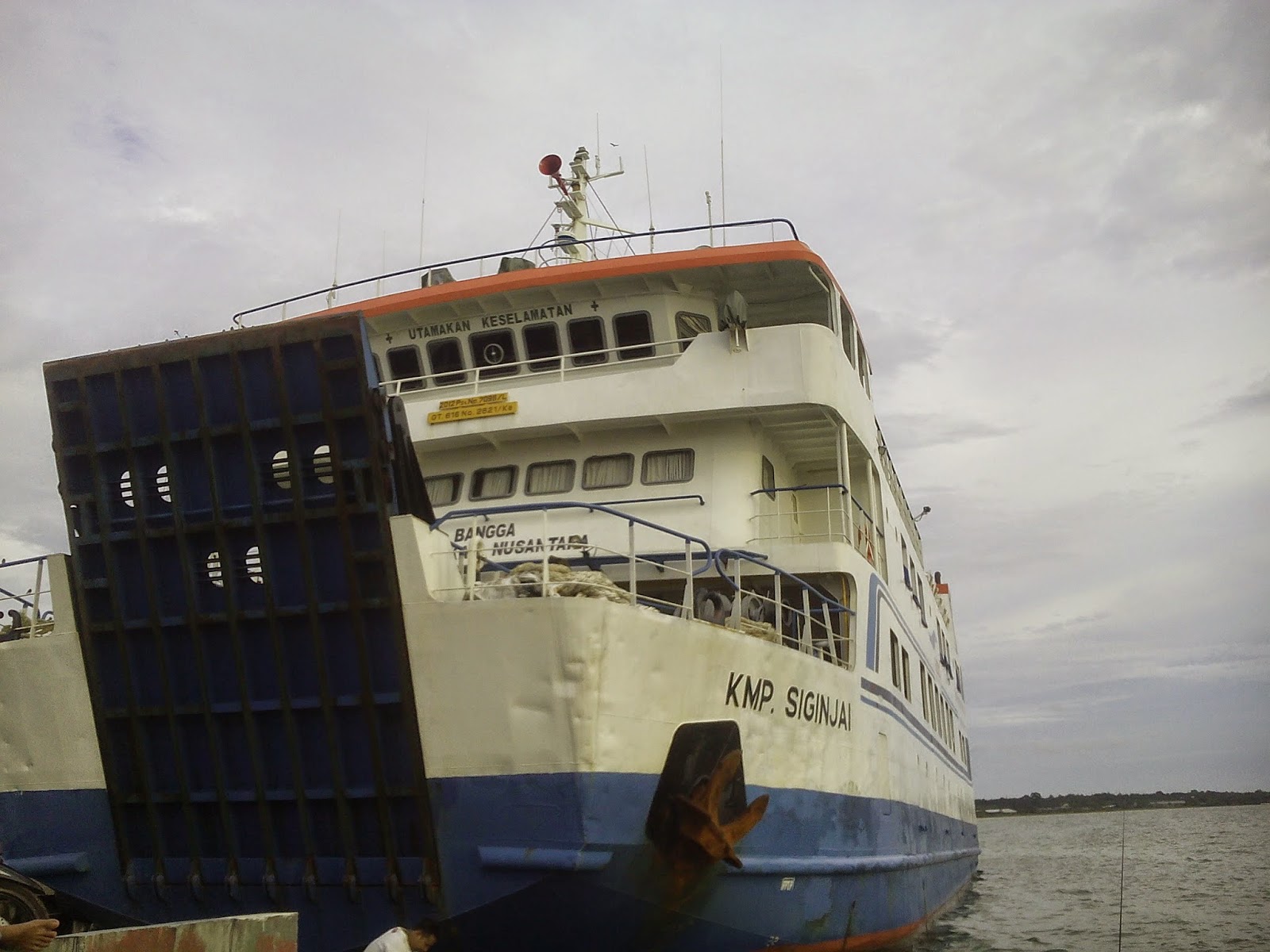 KAPAL SIGINJAI KARIMUNJAWA
