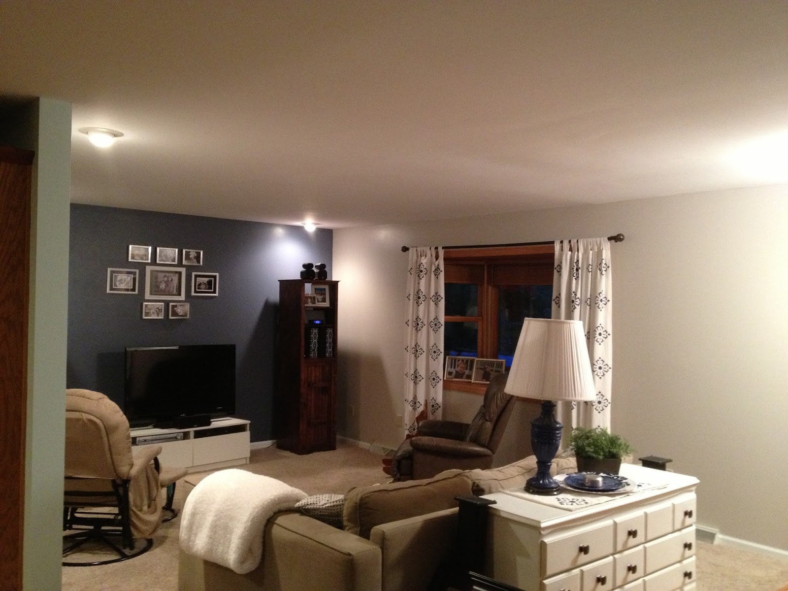 Busy Hands Blessed Hearts: Living Room Redo/ Makeover