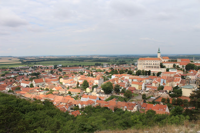 výhled na Mikulov ze Svatého kopečku // a view of Mikulov from "Svaty kopecek" výhled na Mikulov ze Svatého kopečku // a view of Mikulov from "Svaty kopecek"