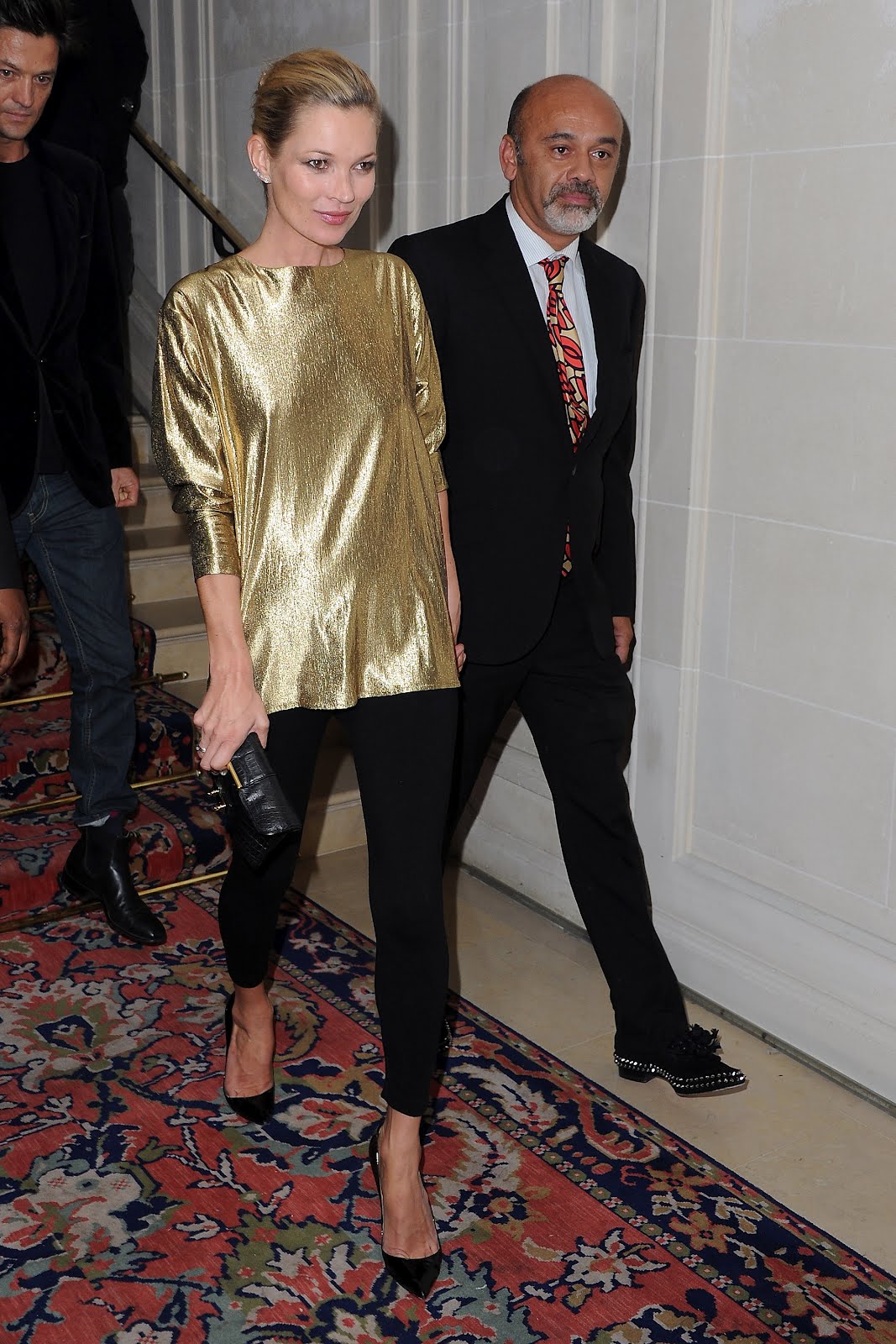 http://4.bp.blogspot.com/-DhCNpzbmBYQ/T8AGXAXxOjI/AAAAAAAAR-E/BP5lkL9UqjQ/s1600/Kate_Moss_Paris_111004-%2B%252812%2529.jpg