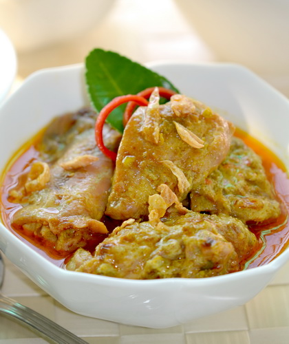 Gizi dan Kuliner by Budi: Mencoba Lezatnya Gulai Ayam Kampung