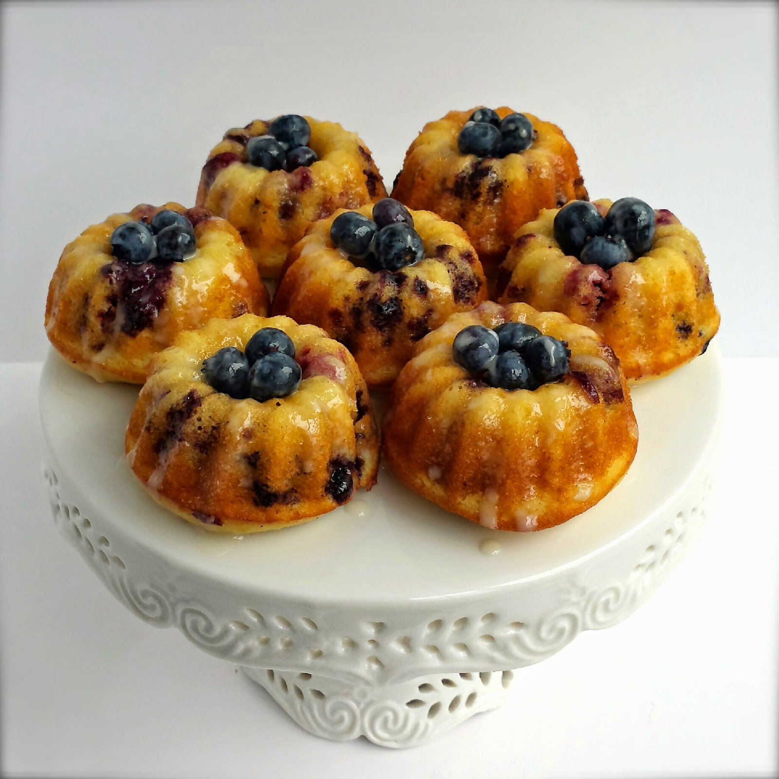 Mini Lemon Blueberry Bundt Cakes Mini Lemon Blueberry Bundt Cakes