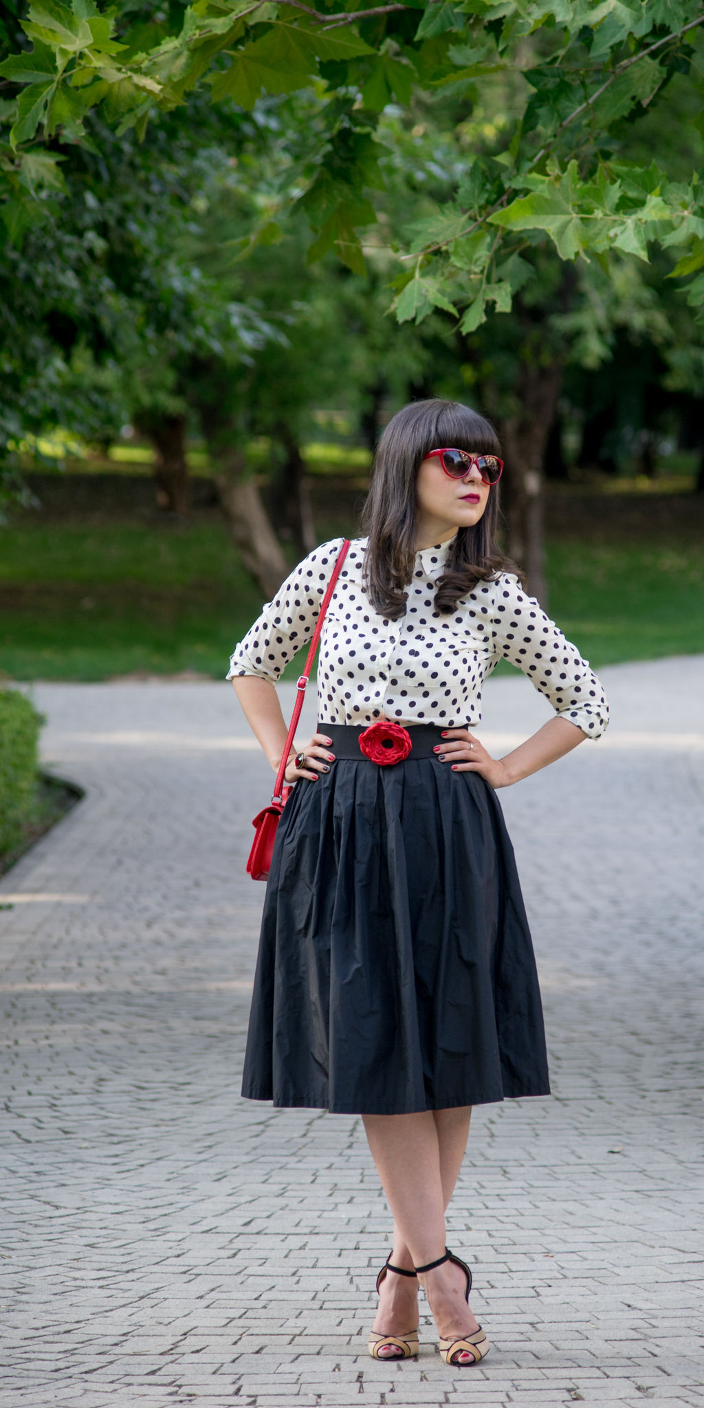 50s vibe black puffy skirt dotted shirt new look dots poppy handmade belt nude sandals red bag H&M cat eye glasses