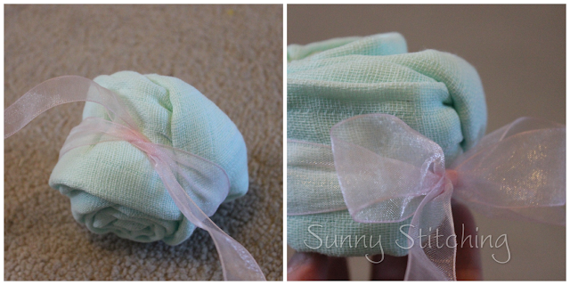 make a muslin cloth rose