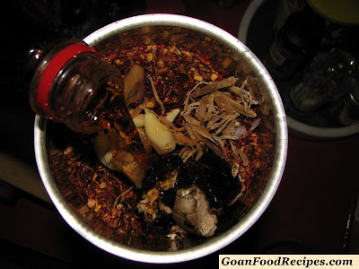 blend the ingredients in vinegar