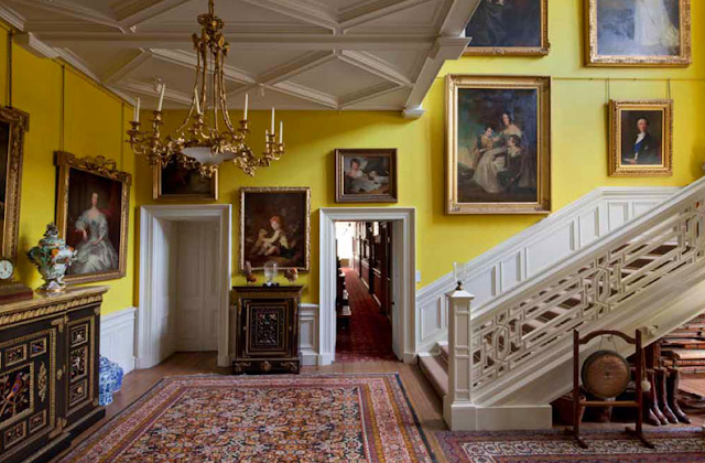 scottish homes and interiors hton hostess the scottish country house book review scottish homes and interiors hton hostess the scottish country house book review