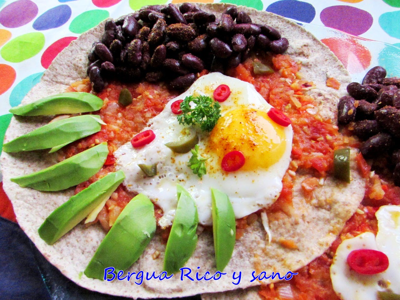 Bergua Rico y sano Huevos rancheros con aguacate y frijoles