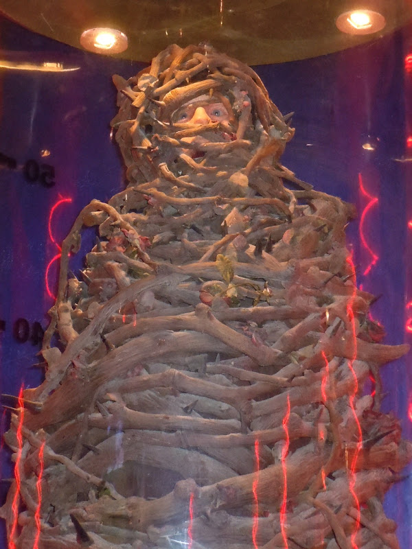 Addams Family Values cocoon vine lady